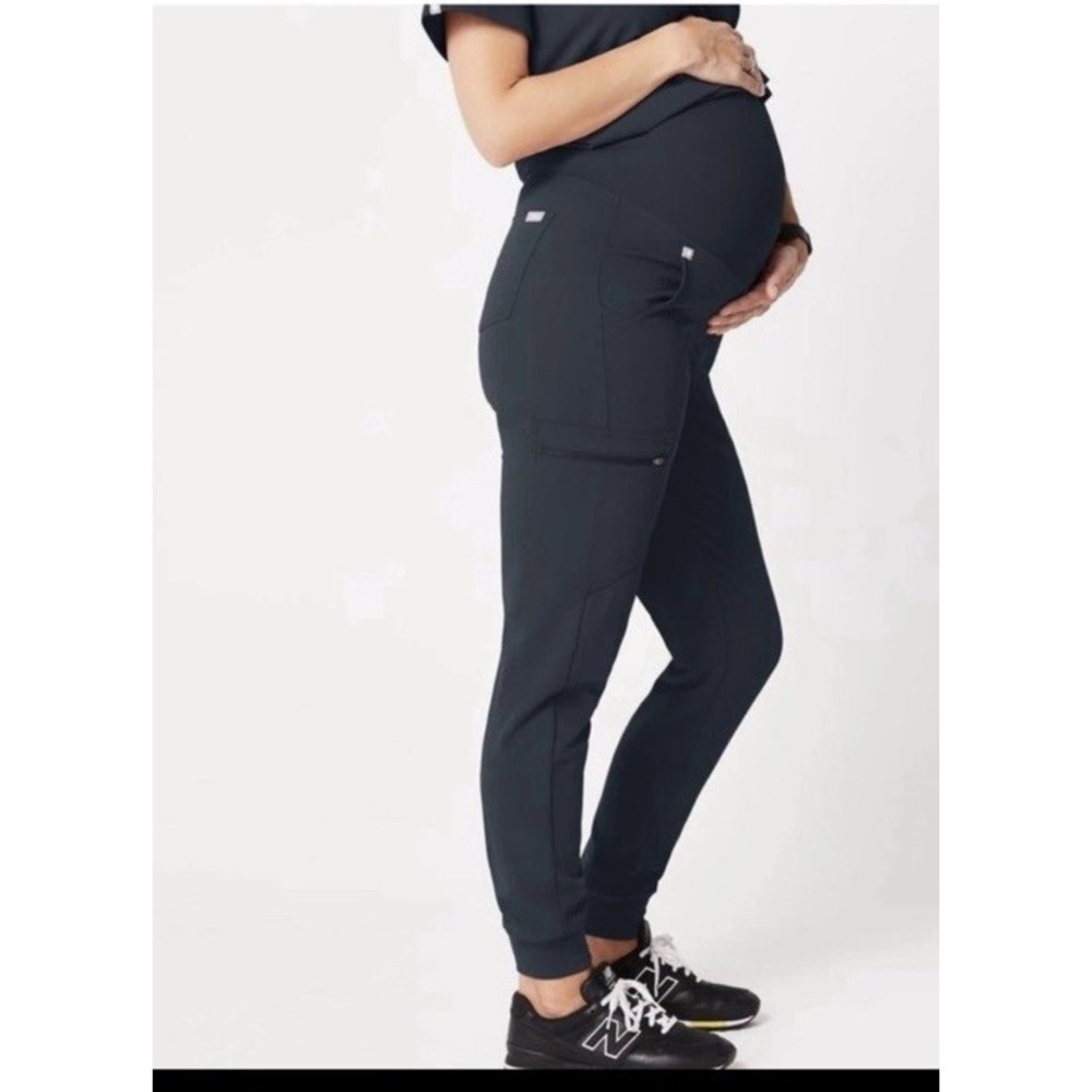 Figs Maternity Joggers in Black